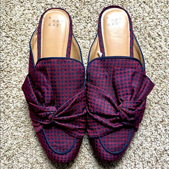 Target Navy Blue/Maroon Mules - Picture 2 of 6